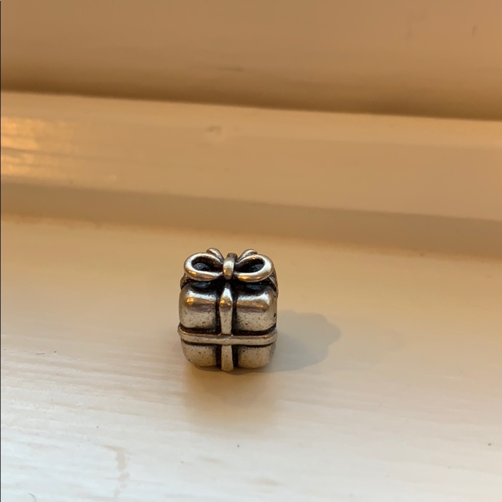 Gift pandora charm